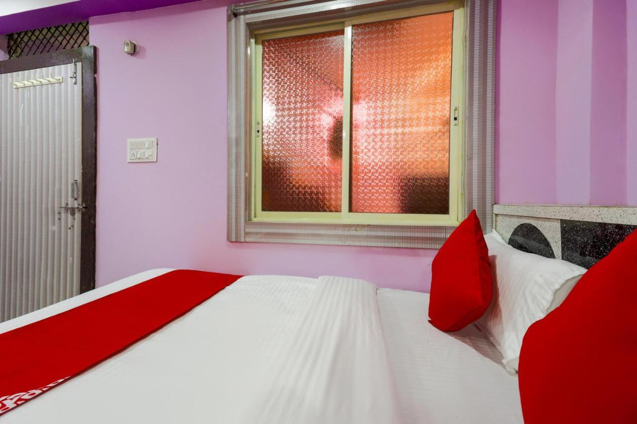 Oyo 45752 Hotel Sb Palace Godarpura Exteriör bild